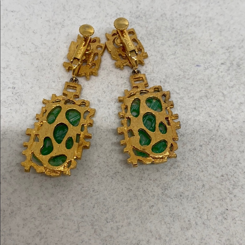Stunning vintage Vendome faux jade earrings - Picture 5 of 9